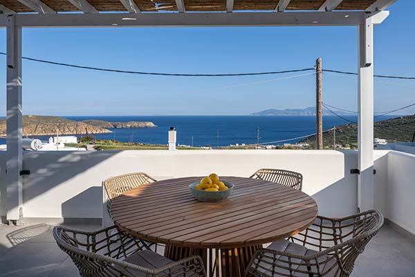 Pnoe house at Serifos